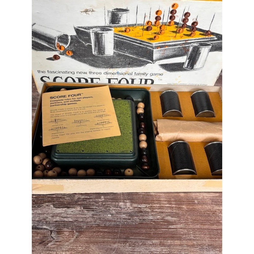 Score Four 1968 Funtastic Three Dimensional Family Game Vintage Board‎ Game